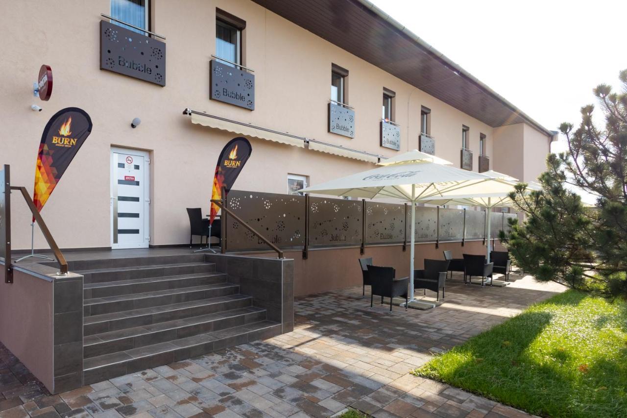 Bubble Hotel Es Rendezvenykoezpont Zalaegerszeg Extérieur photo