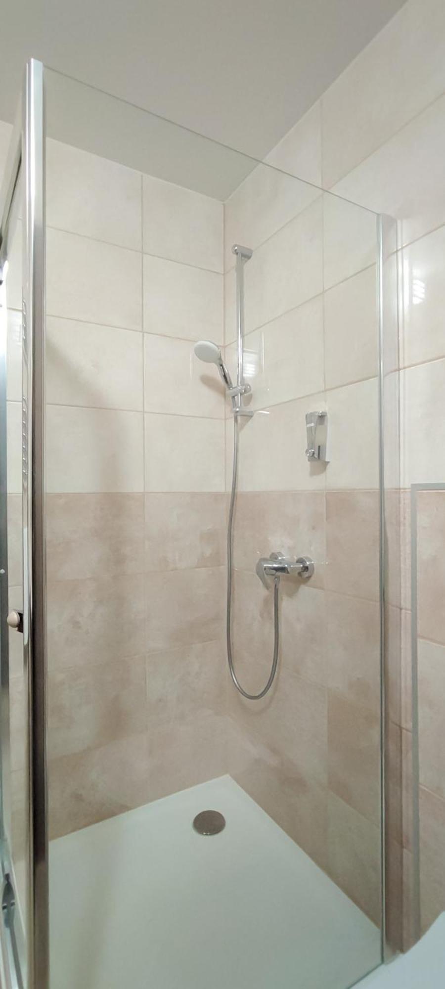 Bubble Hotel Es Rendezvenykoezpont Zalaegerszeg Extérieur photo